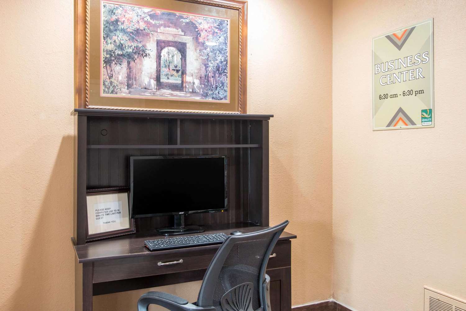 Quality Inn & Suites I-35 Near Frost Bank Center San Antonio, TX 27/33