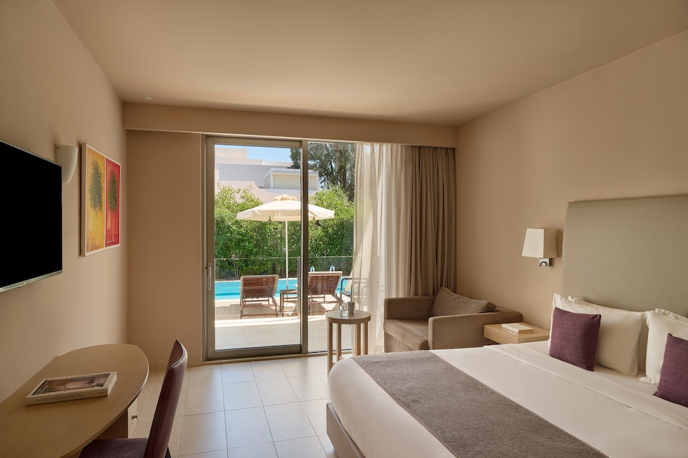 SWIM UP, DOUBLE BED, INLAND VIEW