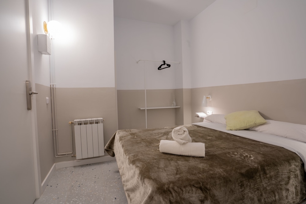 ECONOMY, DOUBLE BED