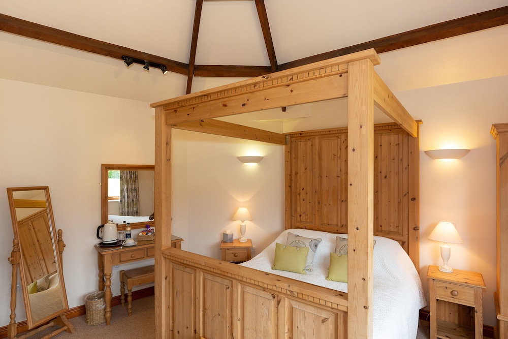 Church Farm Lodge 13/50
