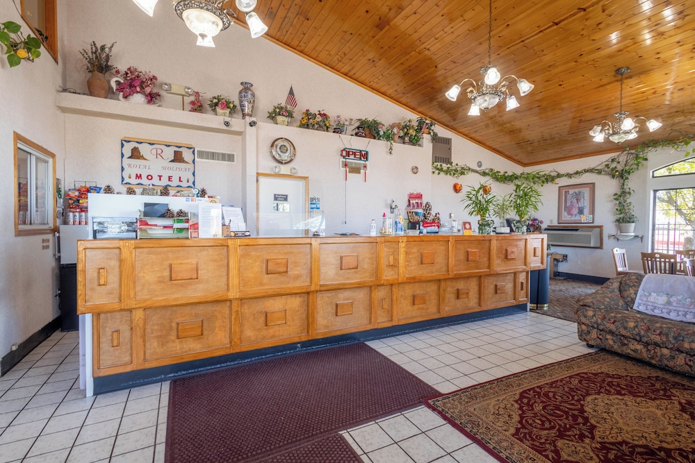 Royal Holiday Motel By Belvilla Gallup I-40 7/50