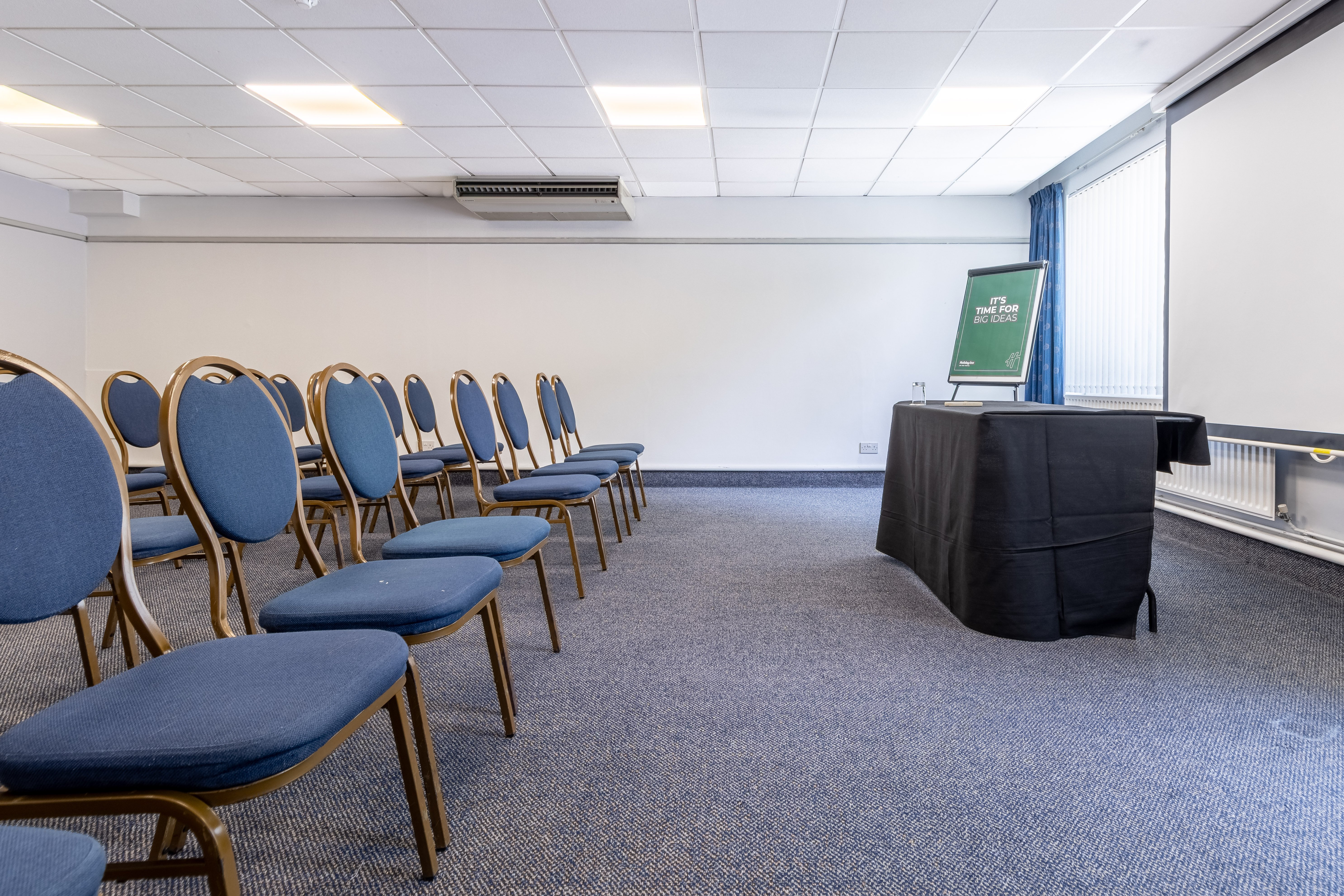 Holiday Inn Newport 37/46