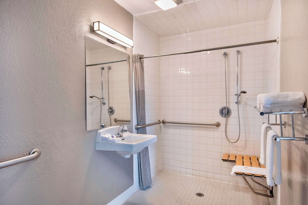 Motel6 Marina, CA - Monterey 57/58