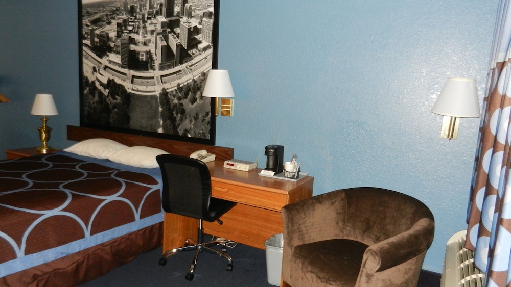 Super 8 By Wyndham Potosi 27/29