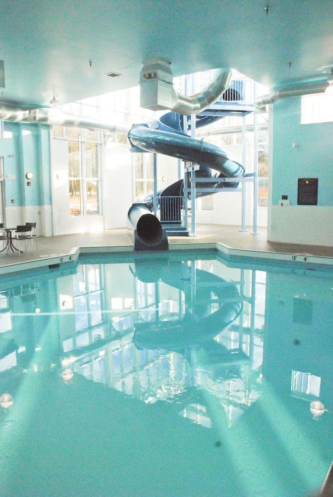 Sandman Hotel Suites Squamish 10/46