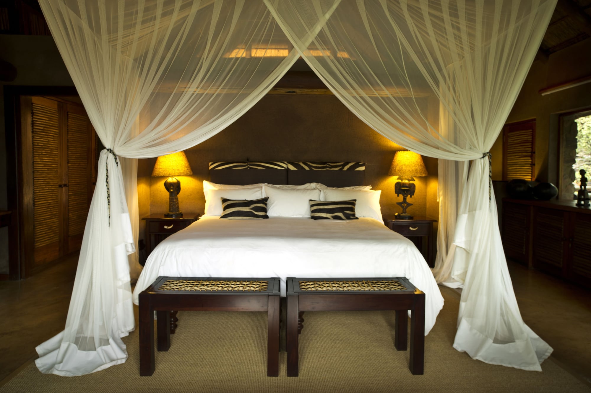 Luxury, Suite, King Bed, Mountain Side, Pool View