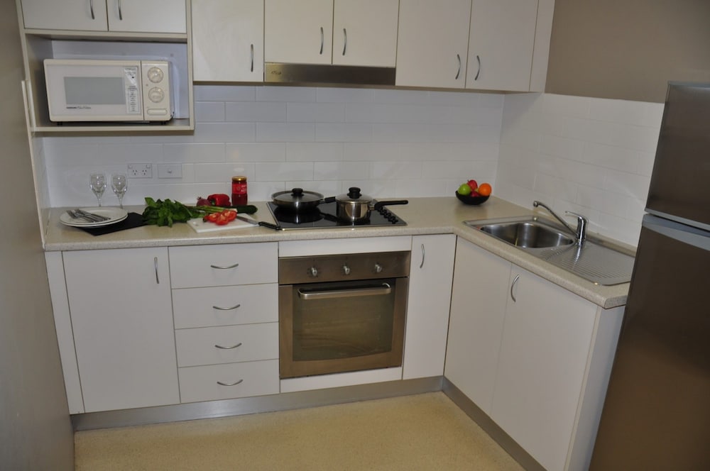PAVILION ON NORTHBOURNE 42/57