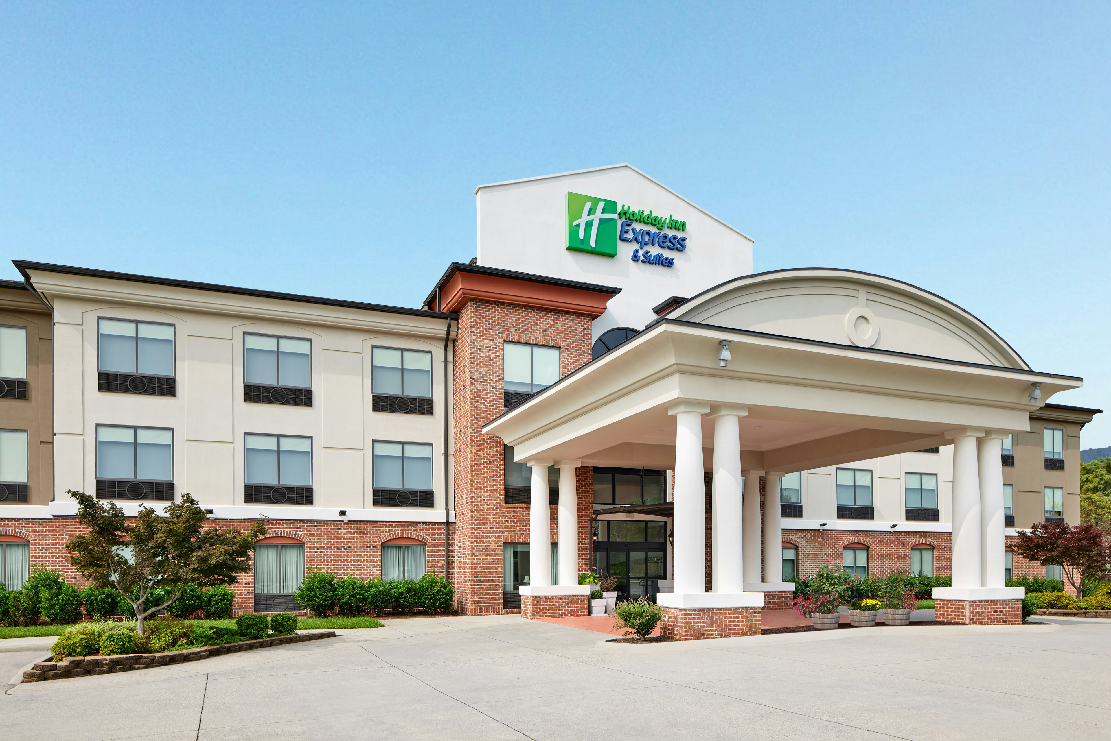 Holiday Inn Express Hotel Suites Salem 42/42