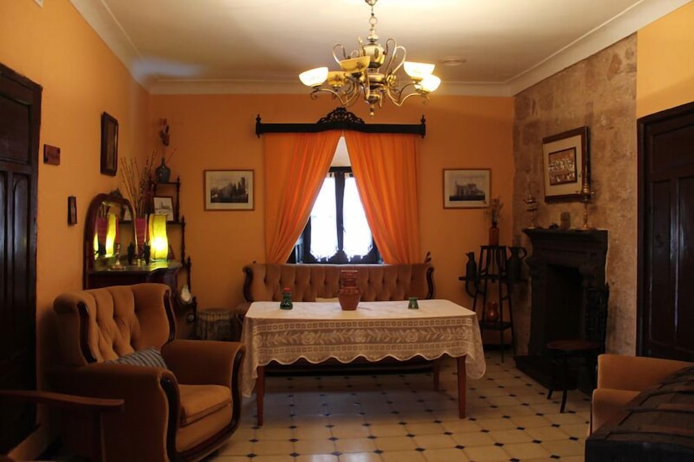 Palacio Guzmanes Hospederia Rural 43/64