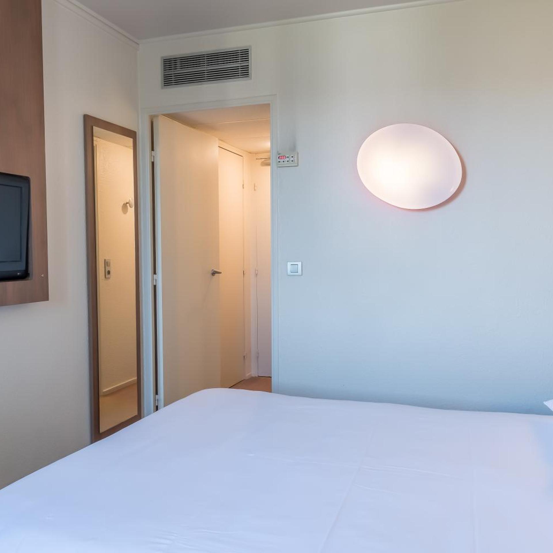 Next Generation, Double Bed، CAMPANILE NOGENT SUR MARNE 3/10