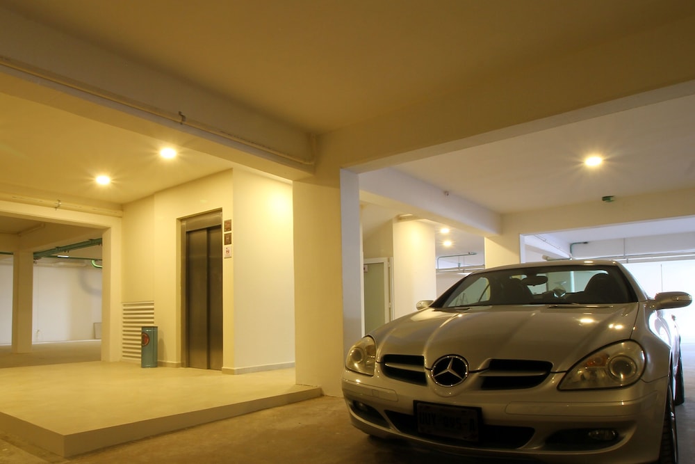 Grand Fifty Suites 27/65