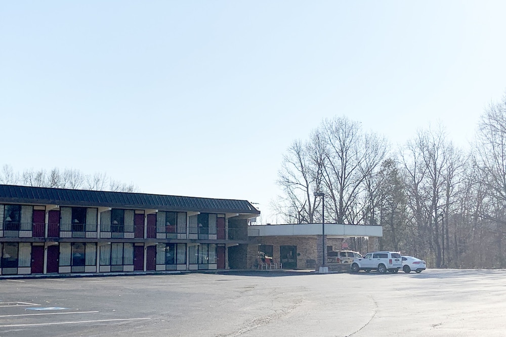 Paris Inn and Suites 1/40