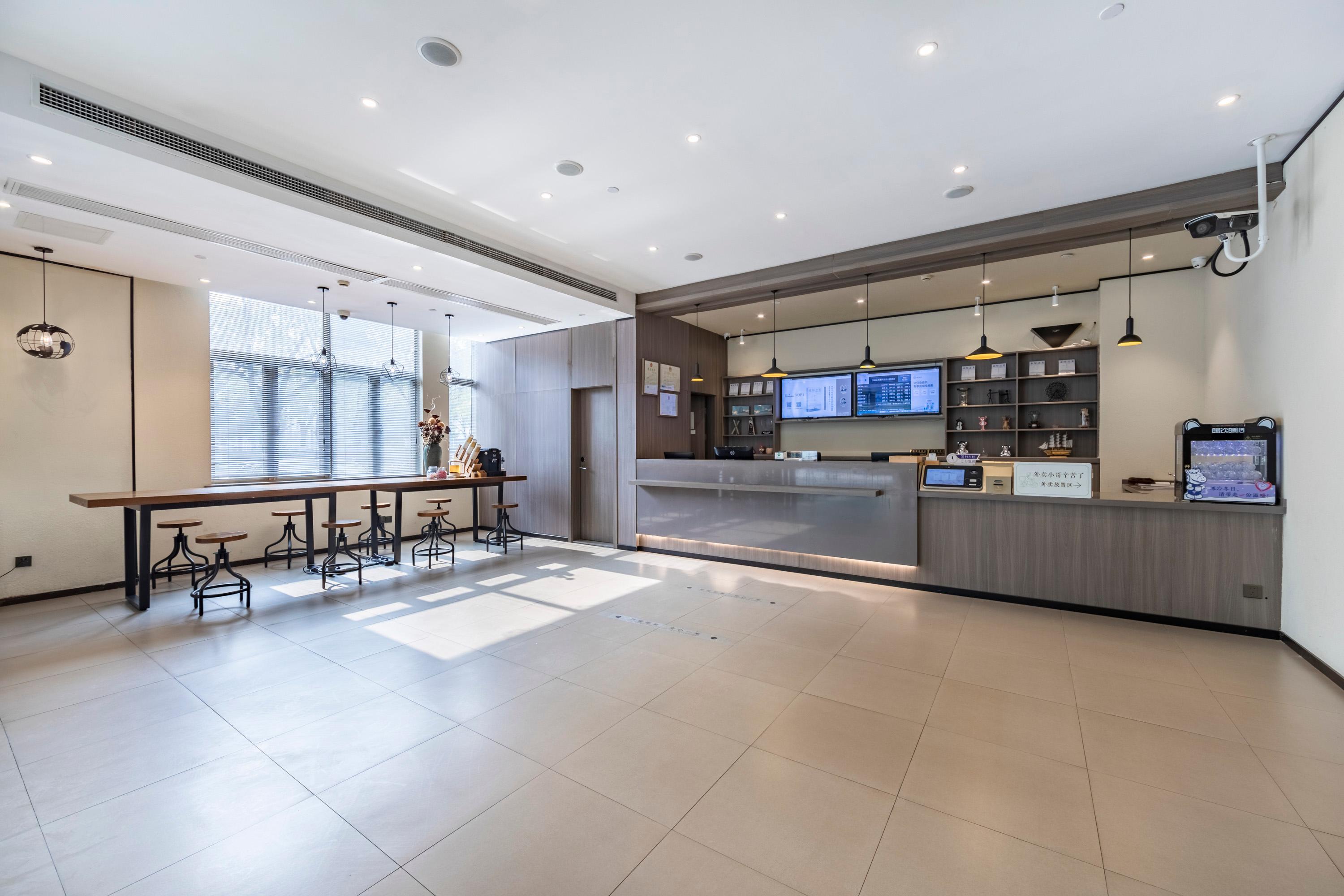 Hanting Hotel (Shanghai Caohejing Yishan Road) 6/37