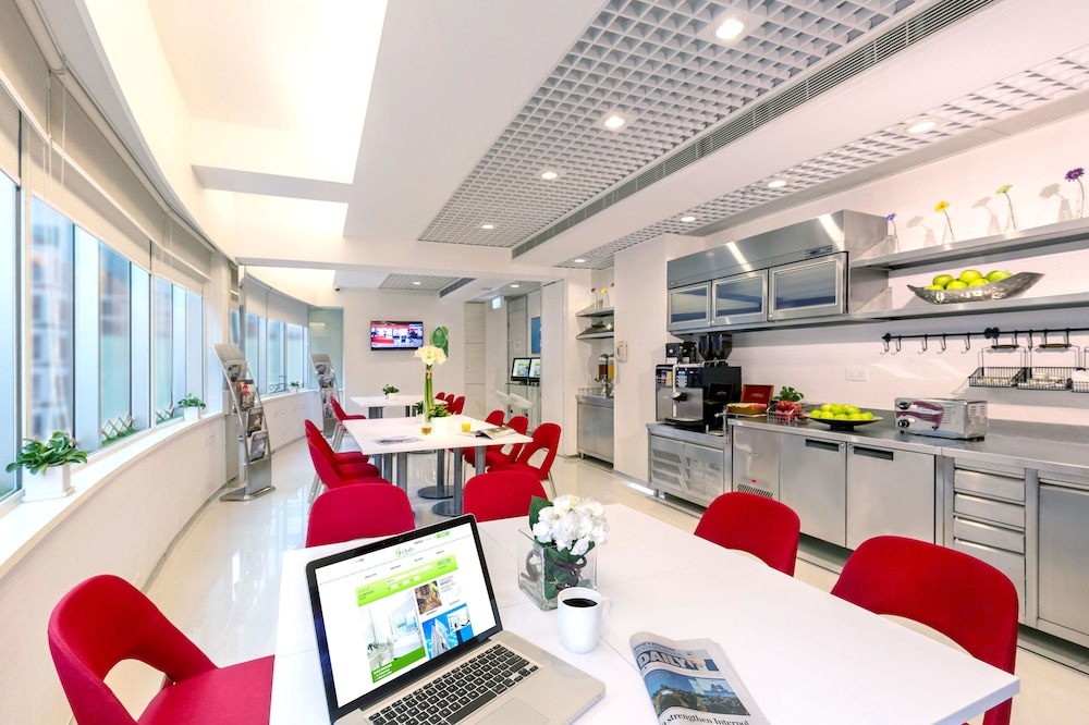 Iclub Wan Chai Hotel 35/42