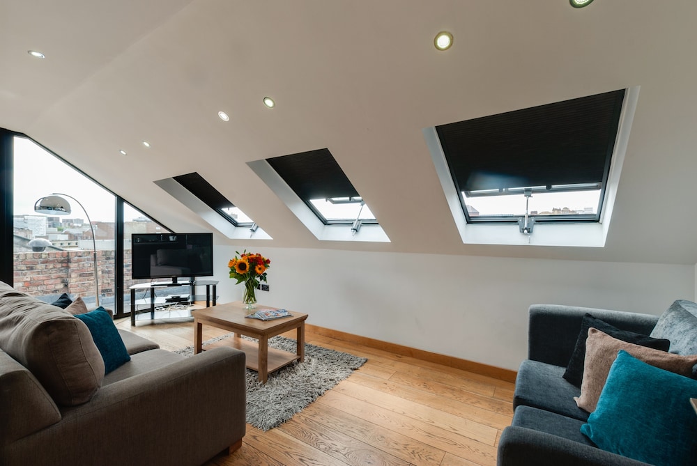 Base Serviced Apartments - Sir Thomas Street 35/57