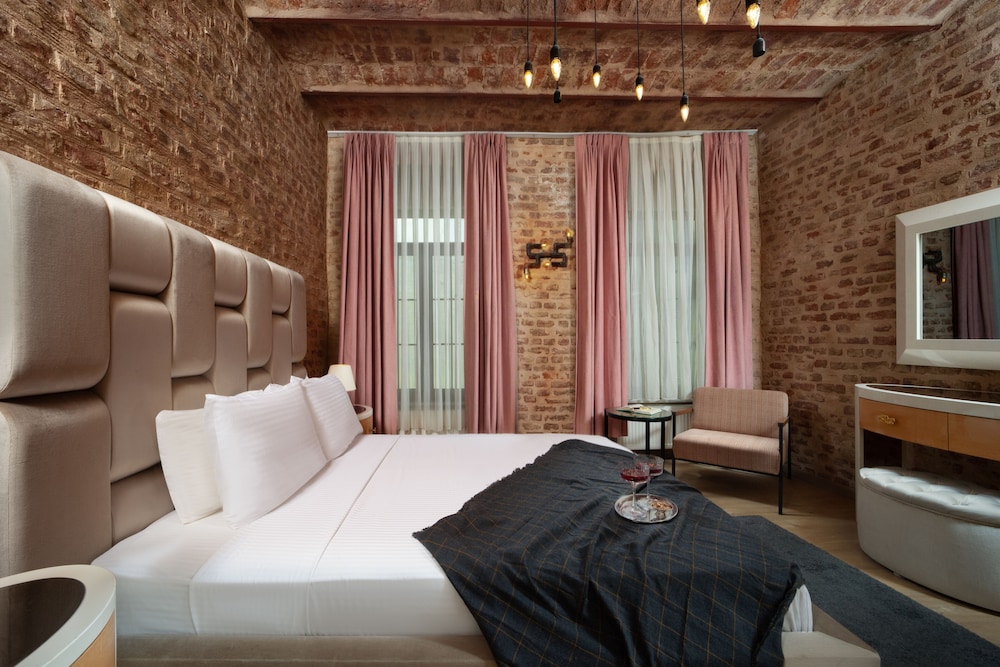 NINE ISTANBUL HOTEL 12/50
