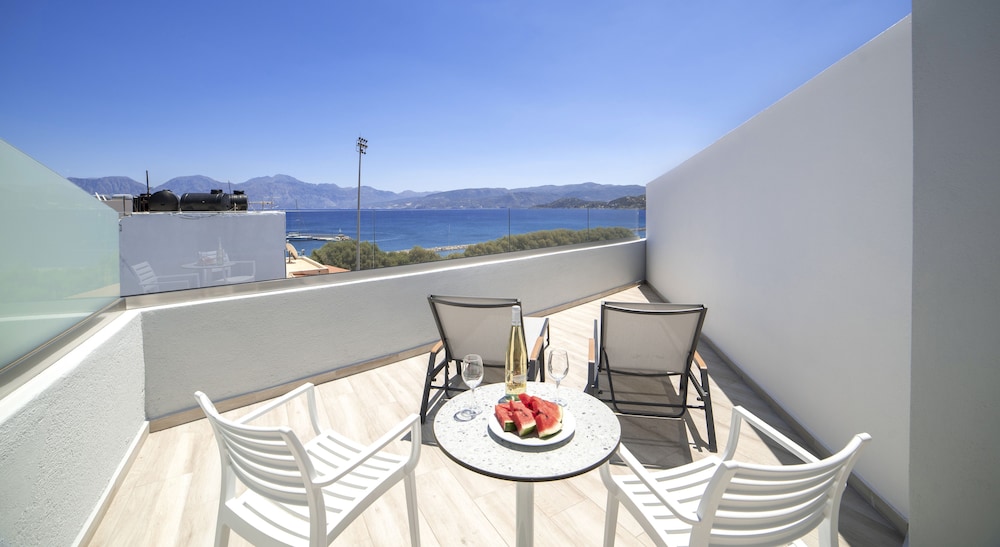 Naiades Marina Hotel Adults only 16+ 36/64