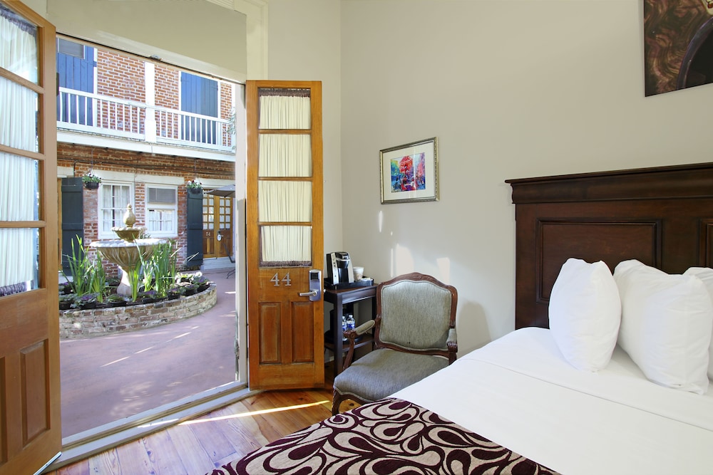 Inn On St Ann 12/34