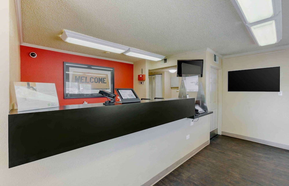 Extended Stay America Suites Phoenix Scottsdale Old Town 5/40