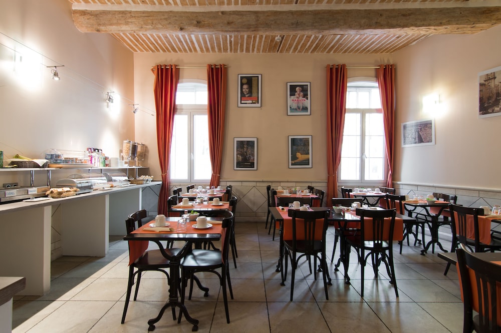 Hotel Artea 24/28