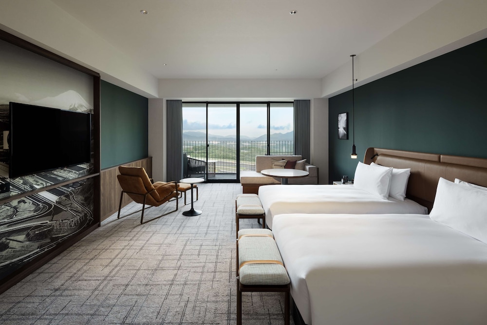 Deluxe, Single Bed, Cathedral View