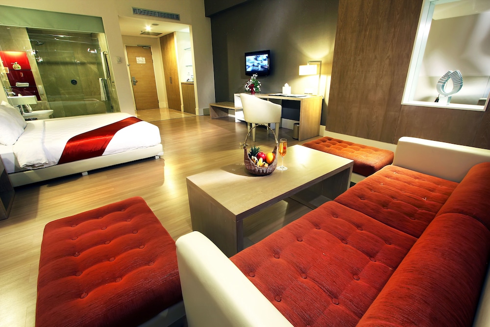 Grand Jatra Hotel 30/70