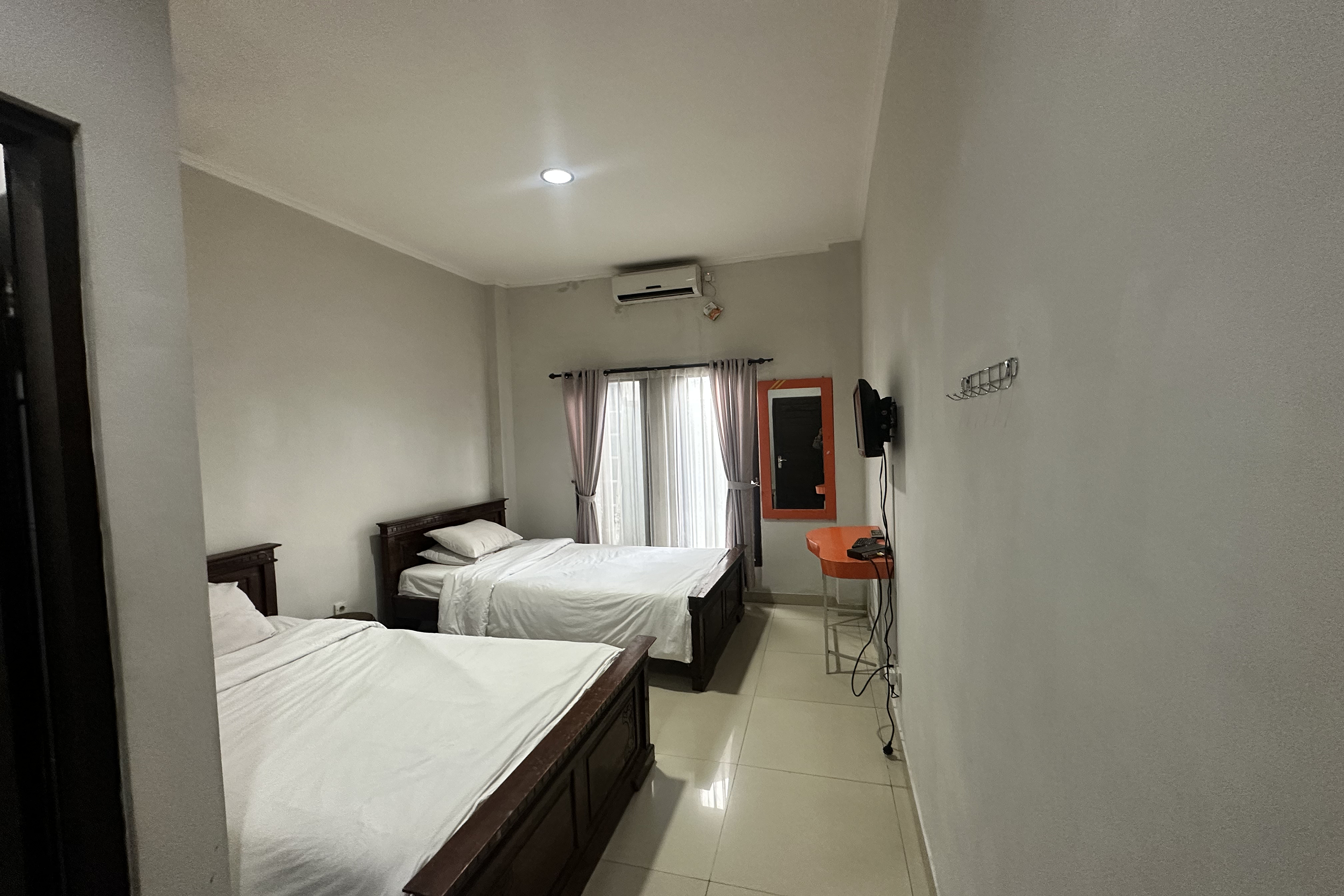 Hotel Warta Dua 10/19
