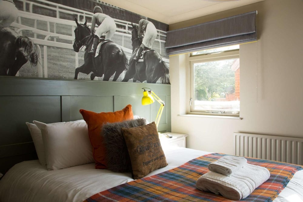 Worplesdon Place Hotel 50/70