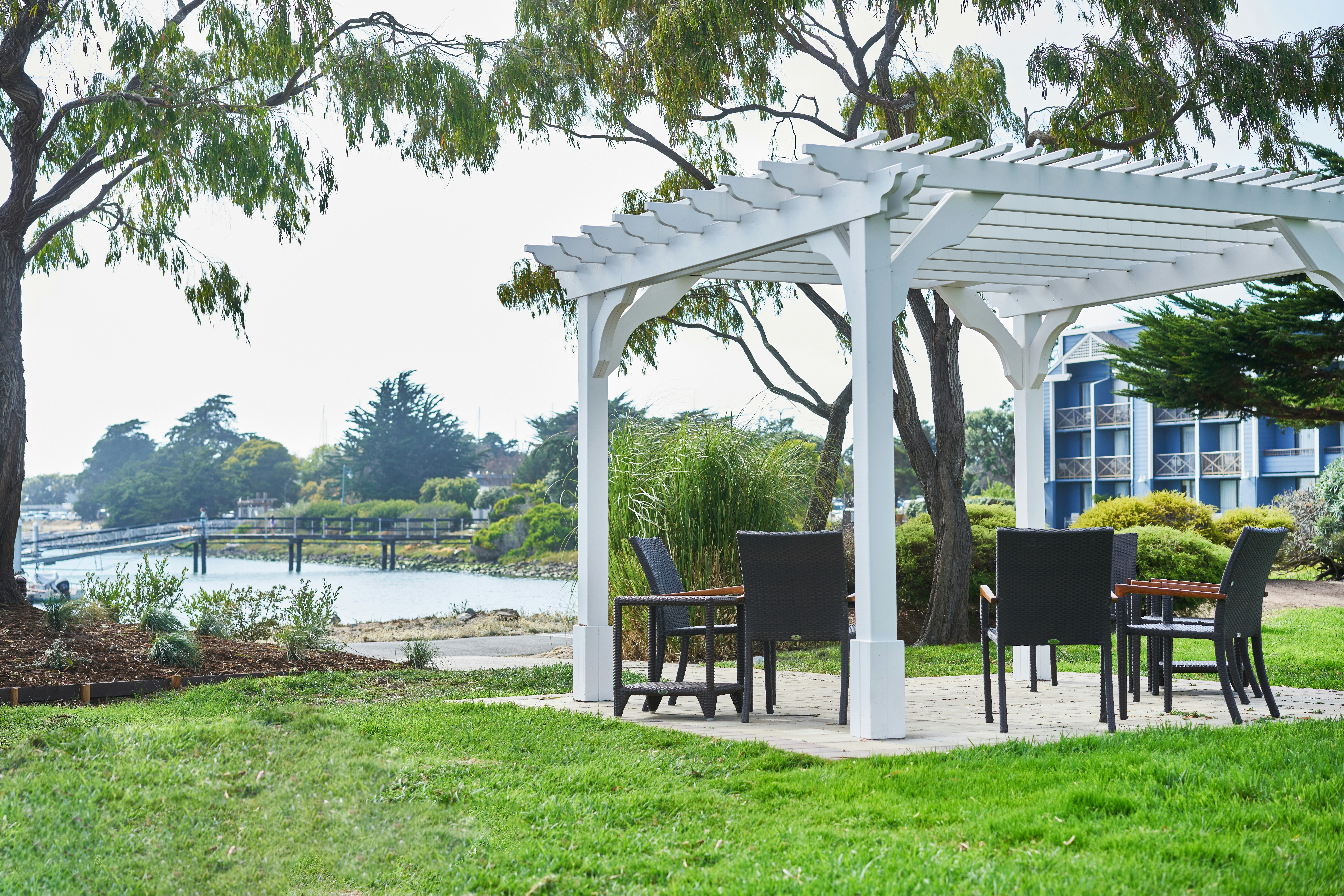 DoubleTree by Hilton Hotel Berkeley Marina 79/83