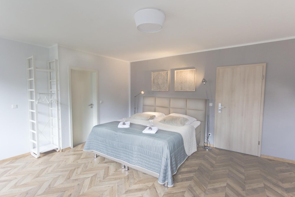Tm Suites 28/36