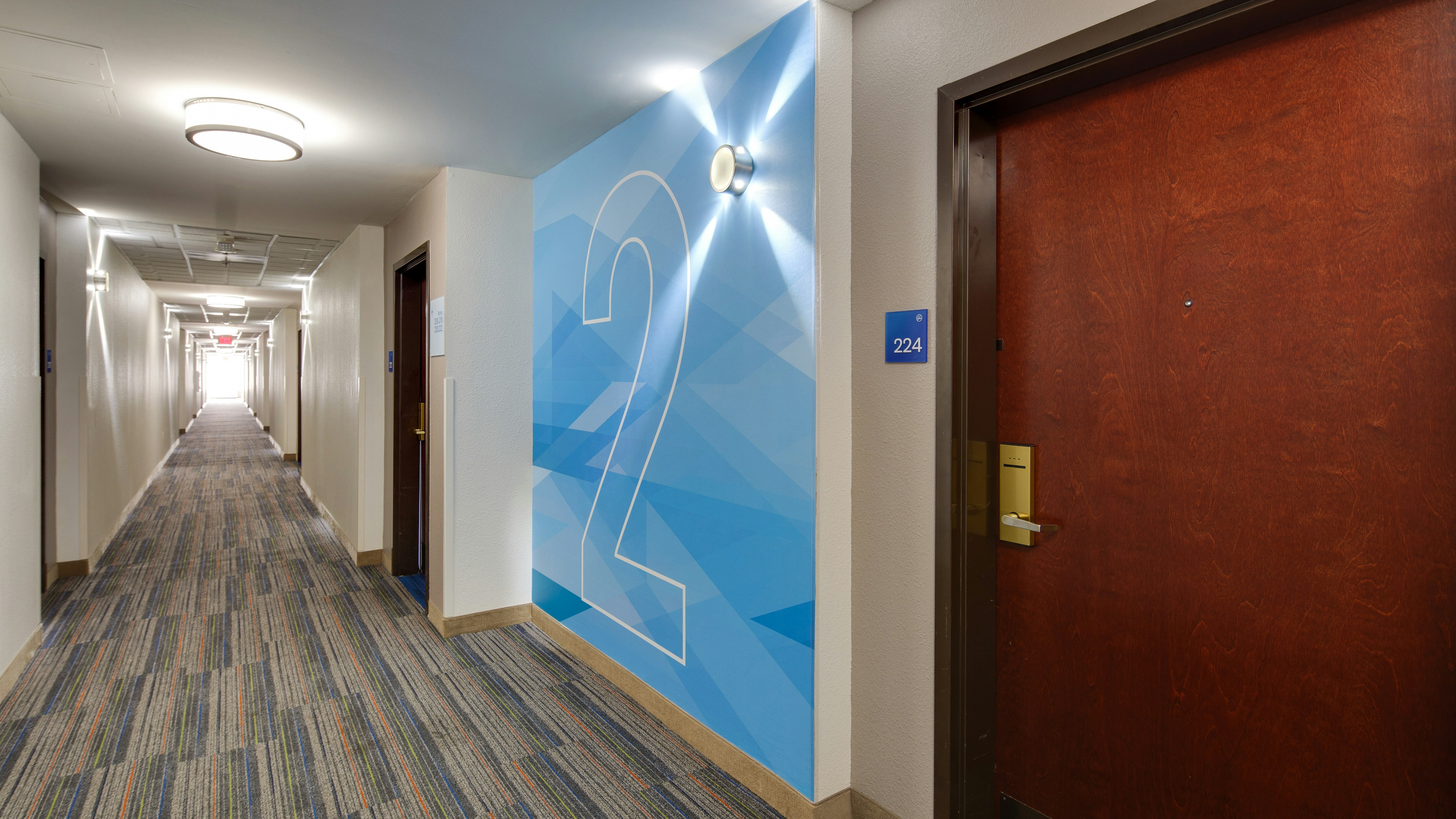 Holiday Inn Express Hotel And Suites Detroit Farmington Hills 6/53