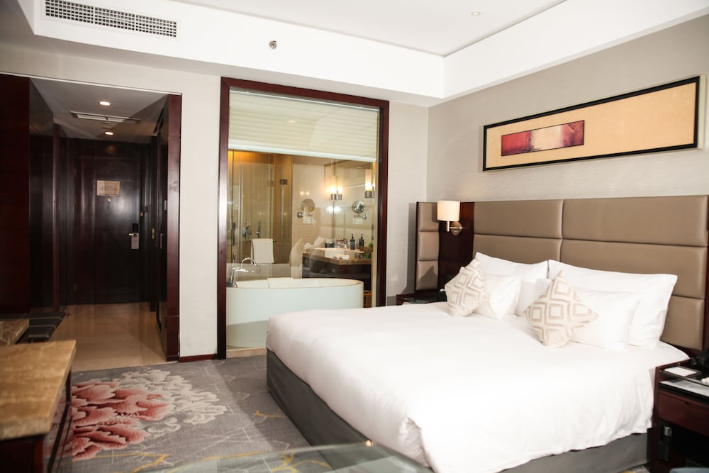 Executive, King Bed