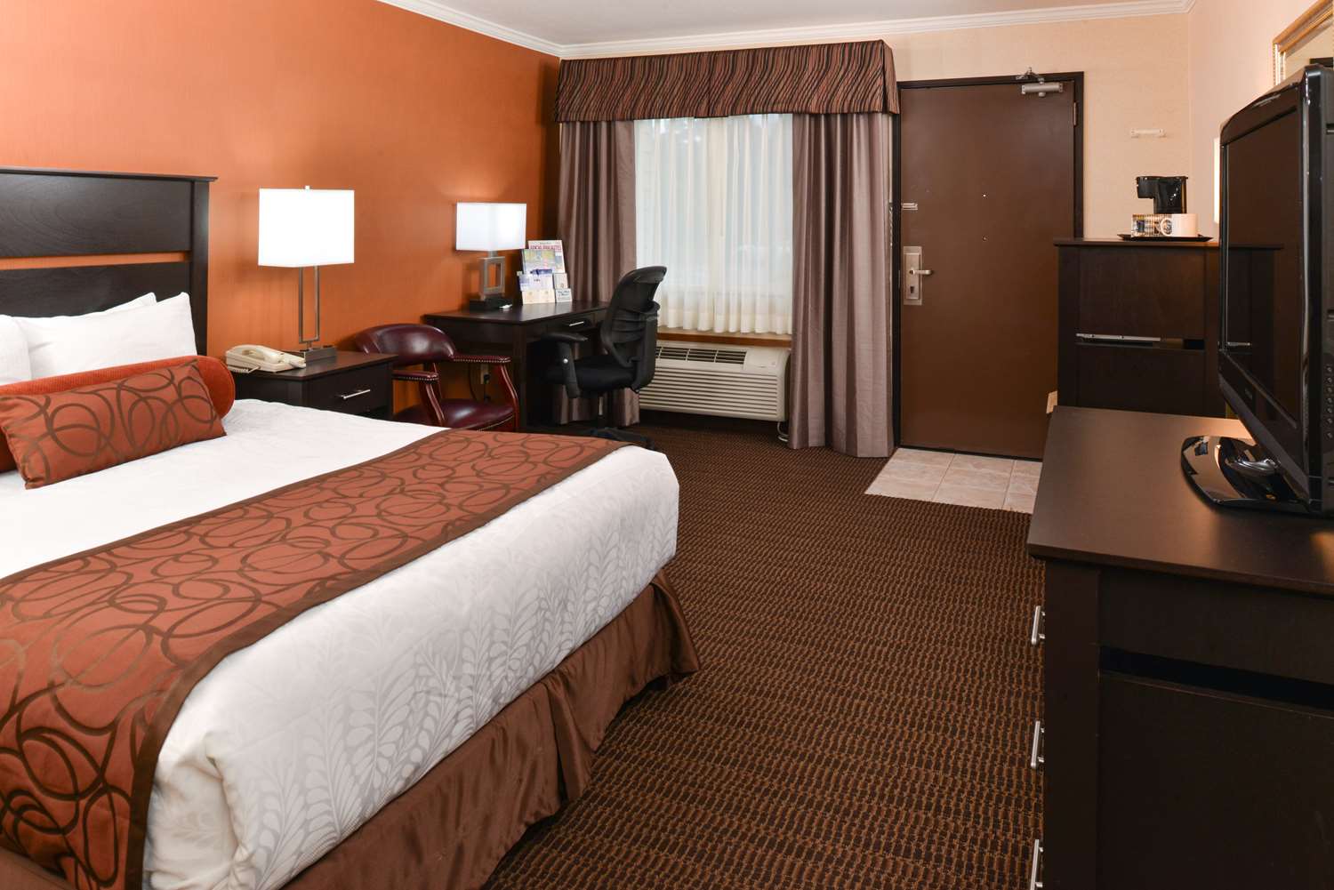 Best Western Plus Landmark Inn 11/34