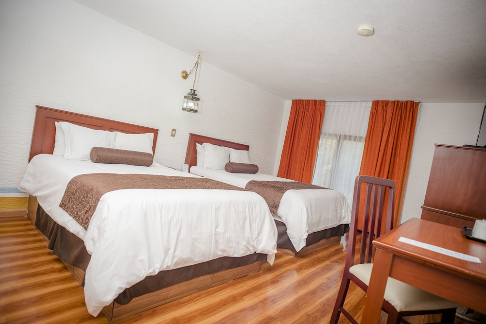 Howard Johnson by Wyndham Morelia Calle Real 9/63