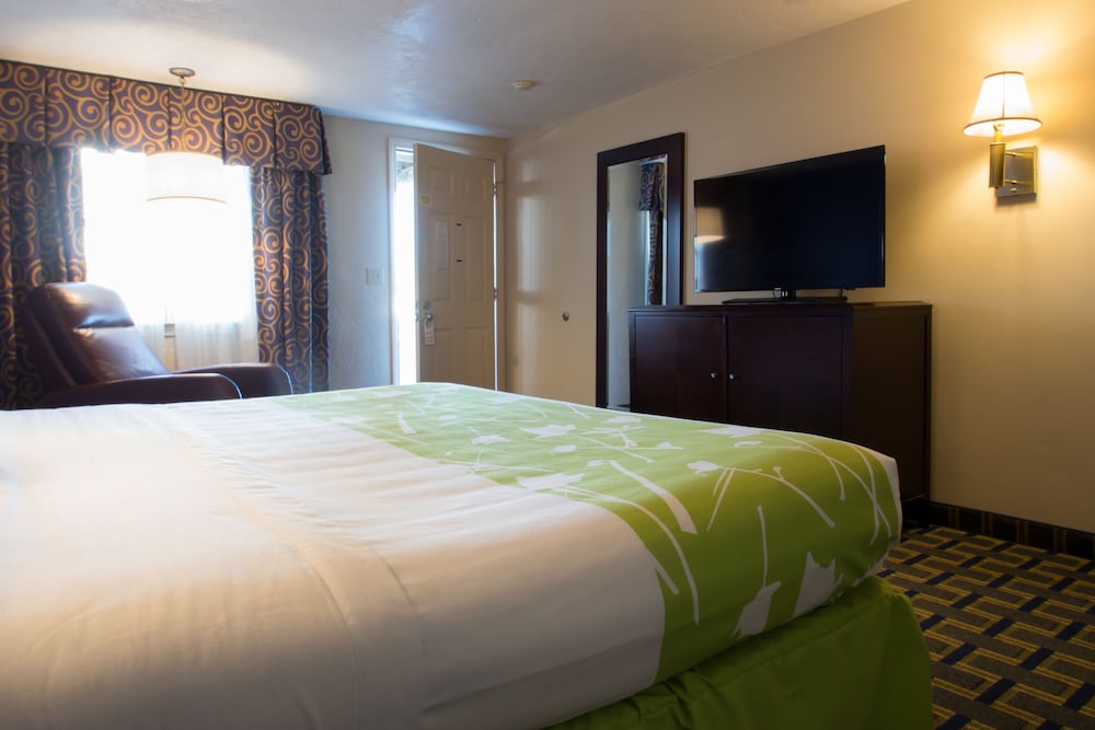 Tidewater Inn 13/70
