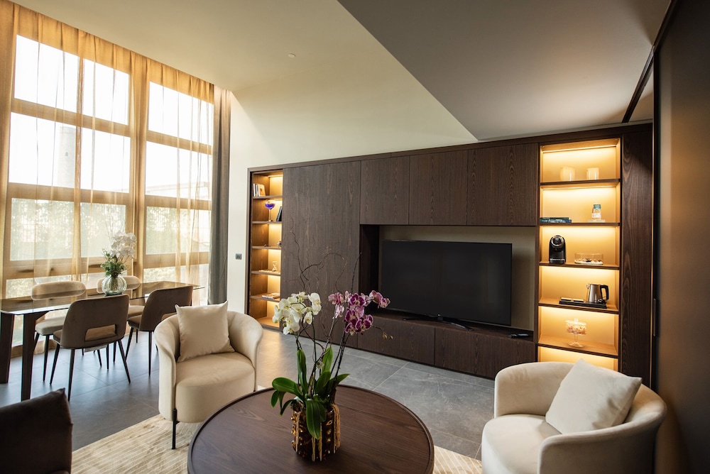 Gold Tower Lifestyle Hotel 41/60