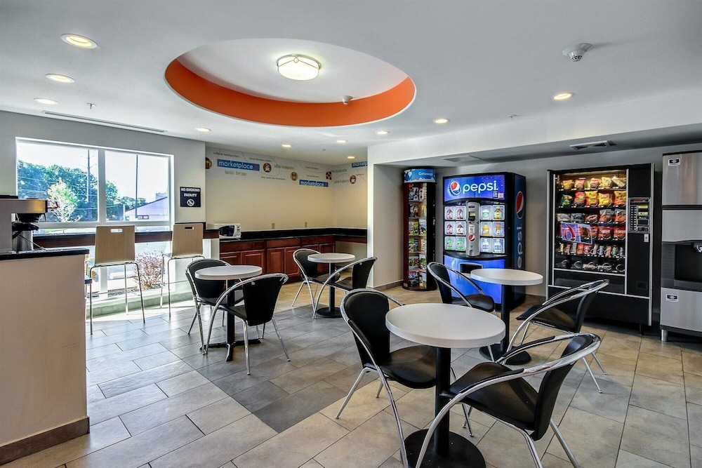Motel6 Allentown, PA 33/45