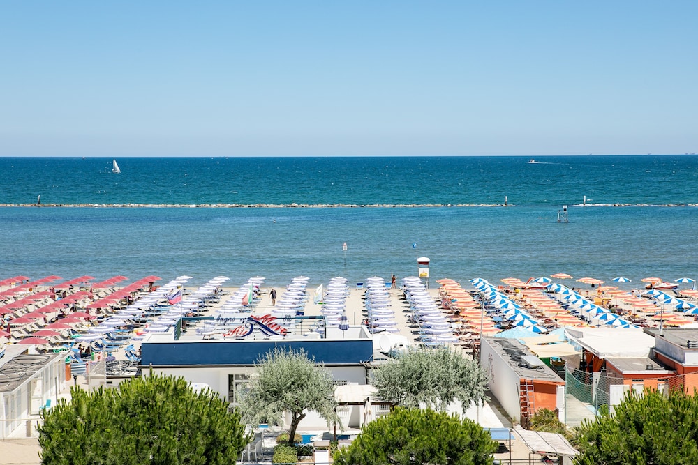 Hotel Promenade Universale 42/50