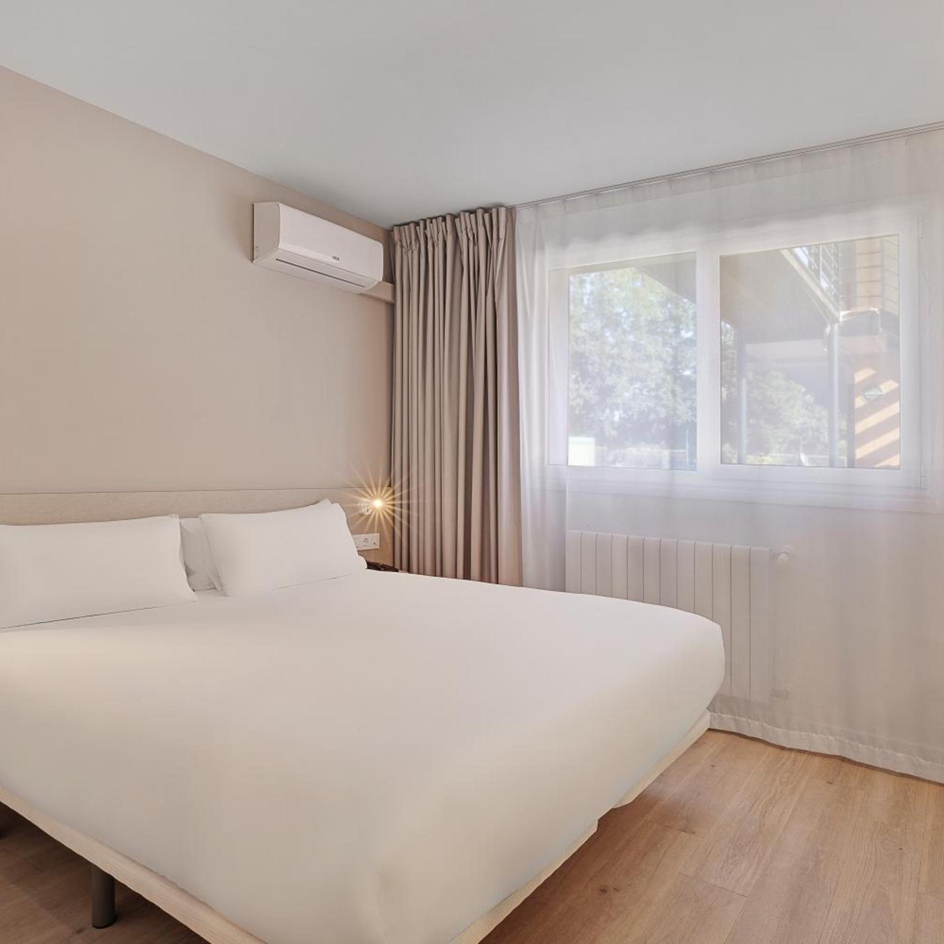 SUPERIOR, DOUBLE BED