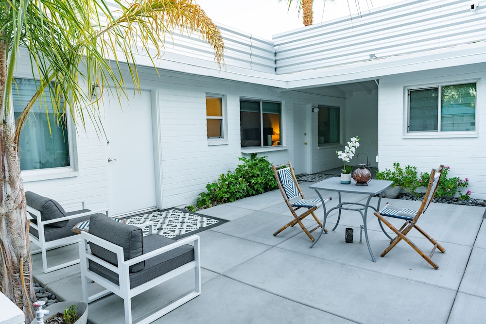 BelleVue Oasis-Palm Springs - Adults Only 41/62