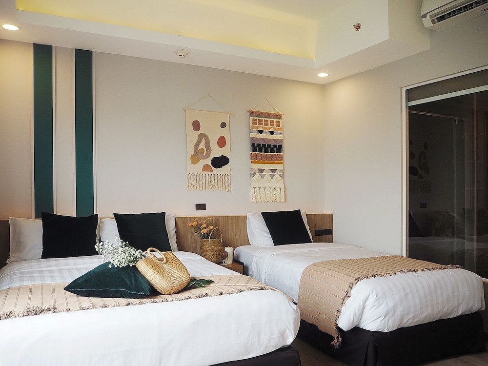 ROOM, SINGLE, DOUBLE BED