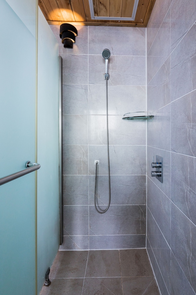 Aqua BEAutique 48/49