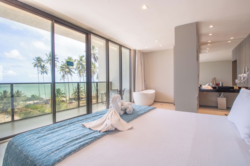 LUXURY, SEA FRONT, BATHTUB