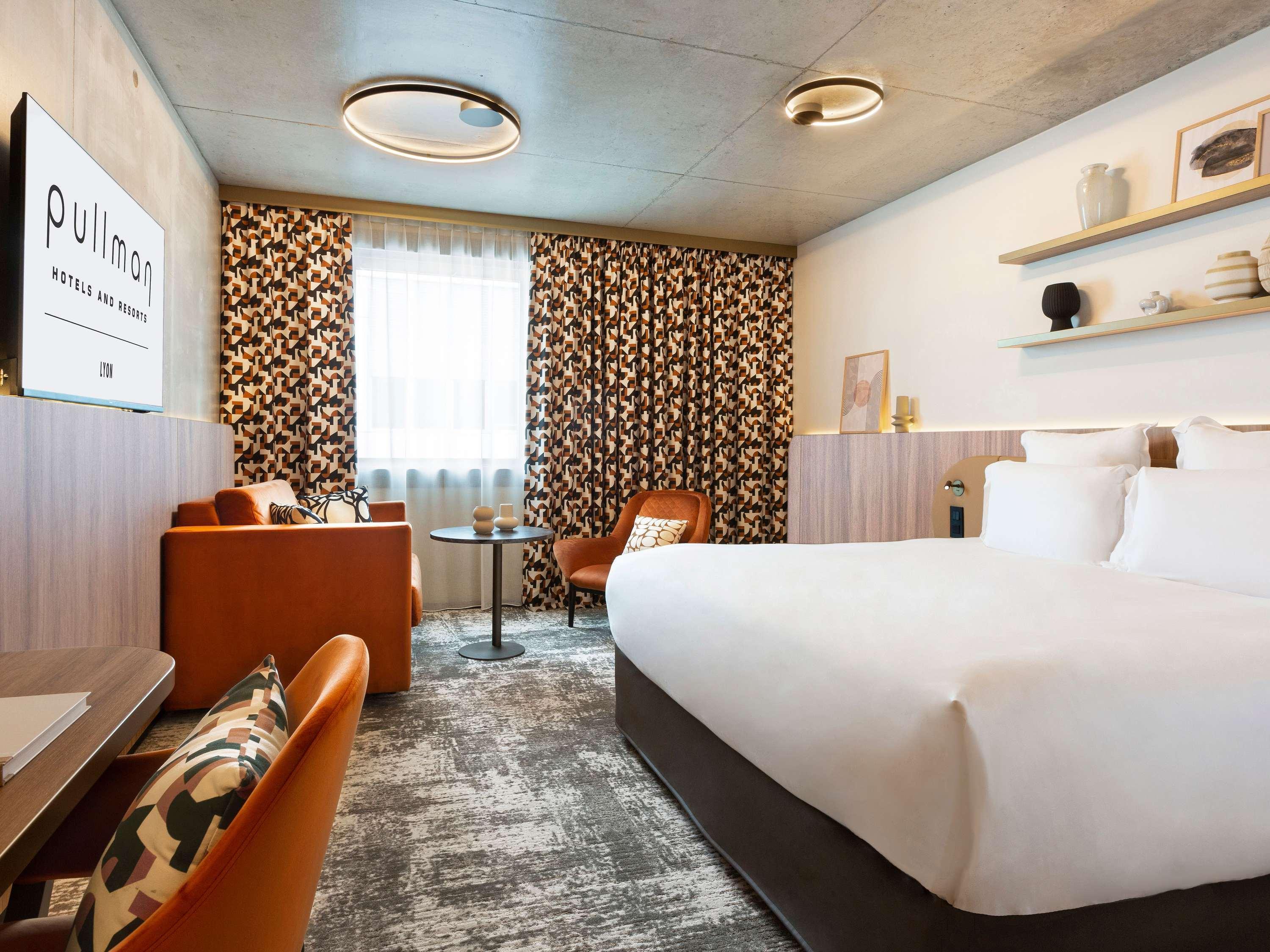 CONNECTING, FAMILY, TWIN BEDS, KING BED, SOFA