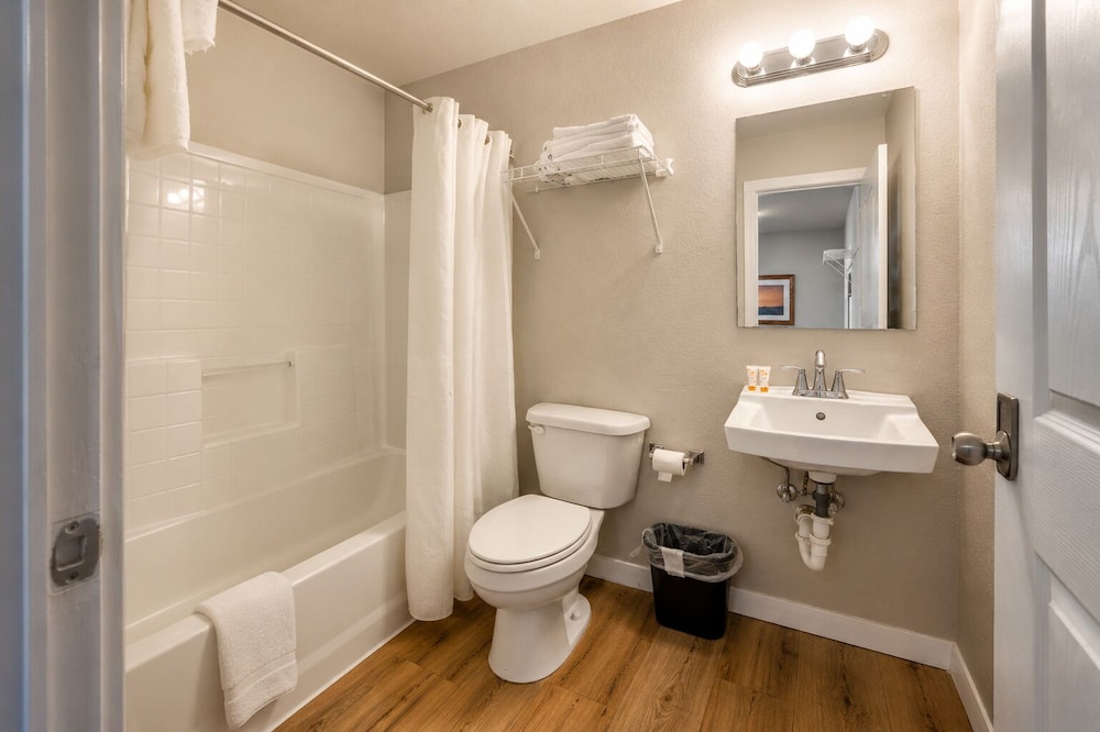 OYO Hotel Big Lake Hwy 137 TX 44/49