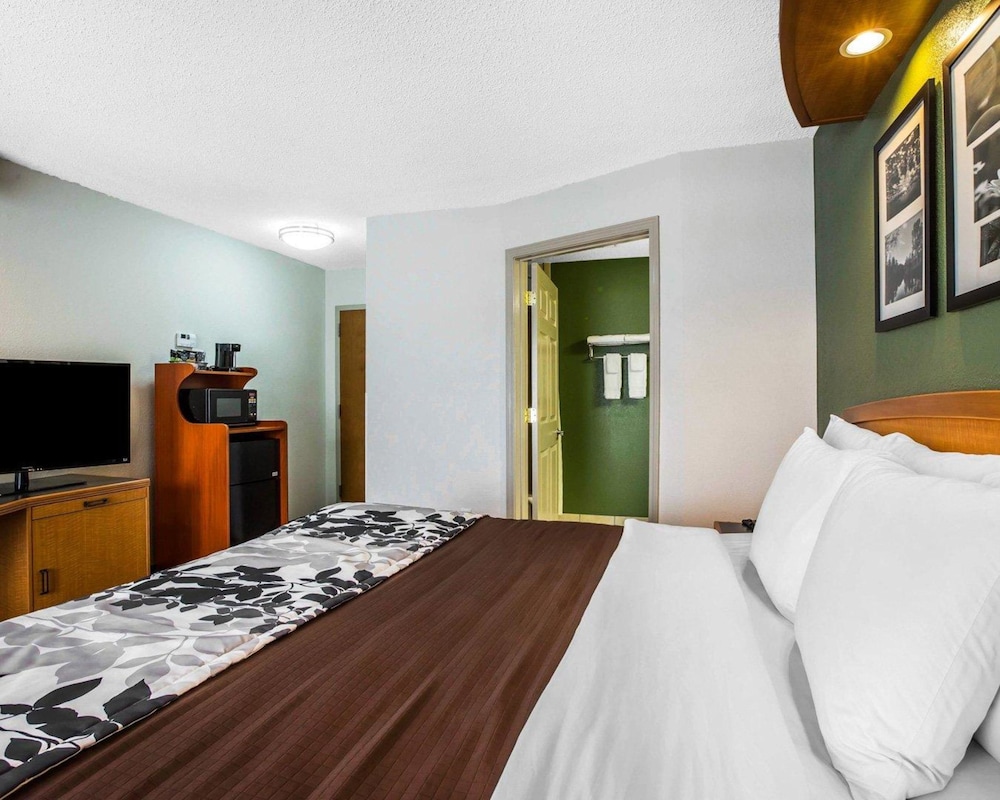Clarion Pointe Albemarle 20/59