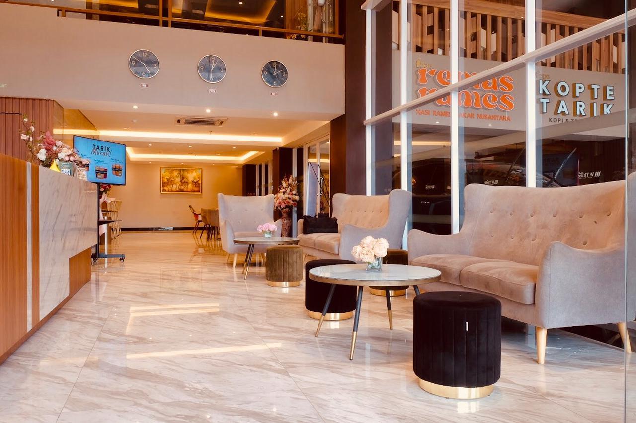 W Three Style Hotel Makassar 13/23