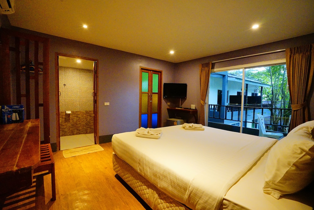 Apple Beachfront Resort 39/69