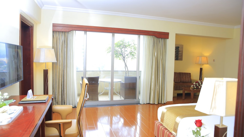 Inter Luxury Hotel 51/75