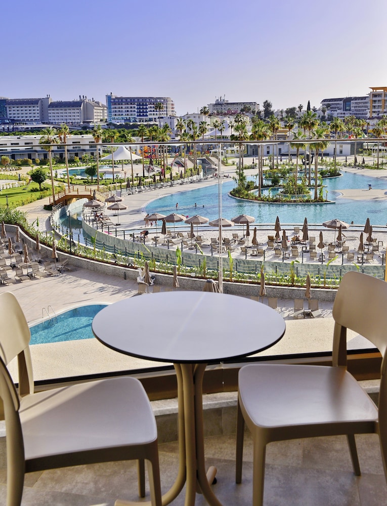 Azura World Hotel 35/46